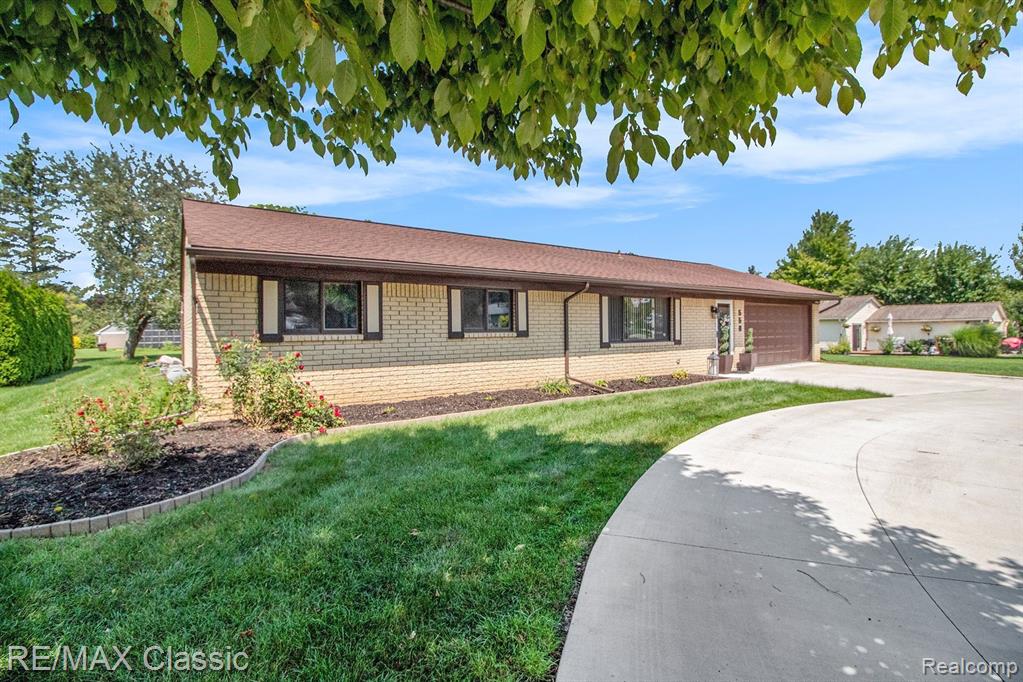 558 Ridge Road Walled Lake, MI 48390 - Photo 4 of 27