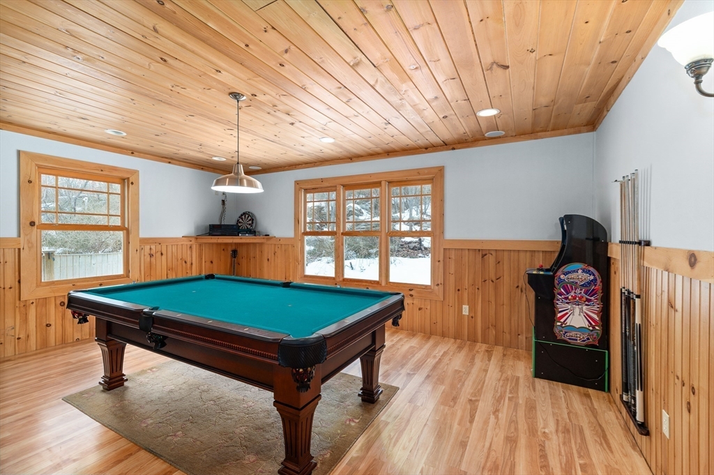32 Witham Street, Unit B Gloucester, MA 01930 - Photo 12 of 36 a room with furniture and pool table