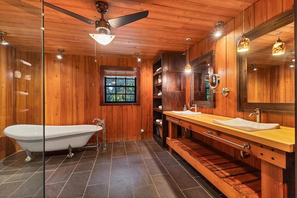 2308 Shadow Oaks Road Sarasota, FL 34240 - Photo 36 of 84