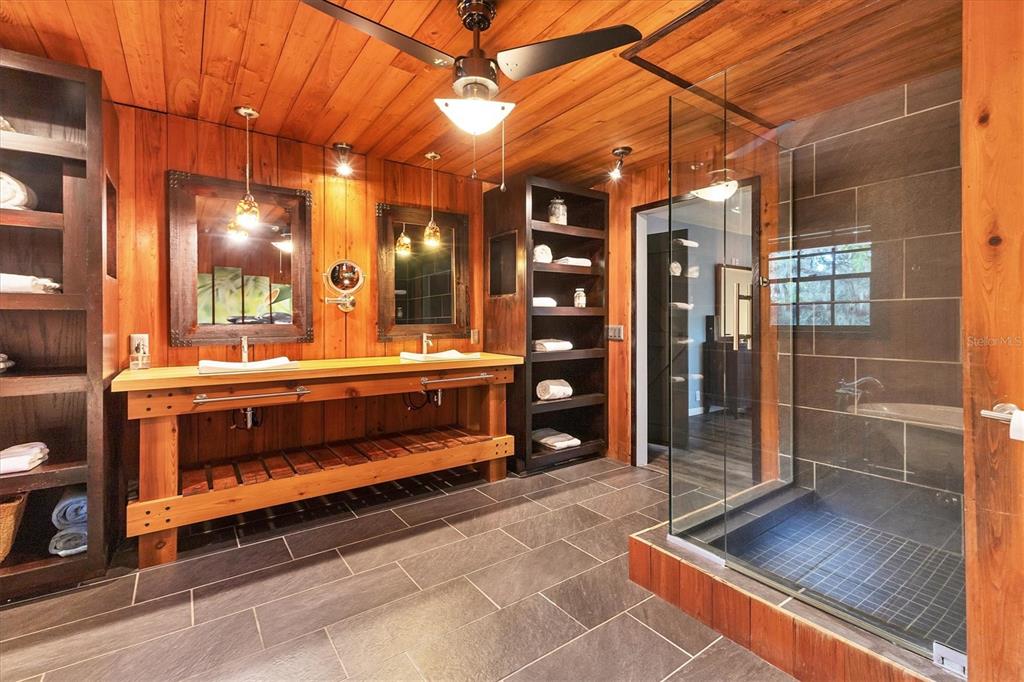 2308 Shadow Oaks Road Sarasota, FL 34240 - Photo 38 of 84