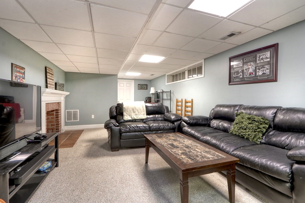 76 Gloucester Road Westwood, MA 02090 - Photo 29 of 35 Gallery Image 29