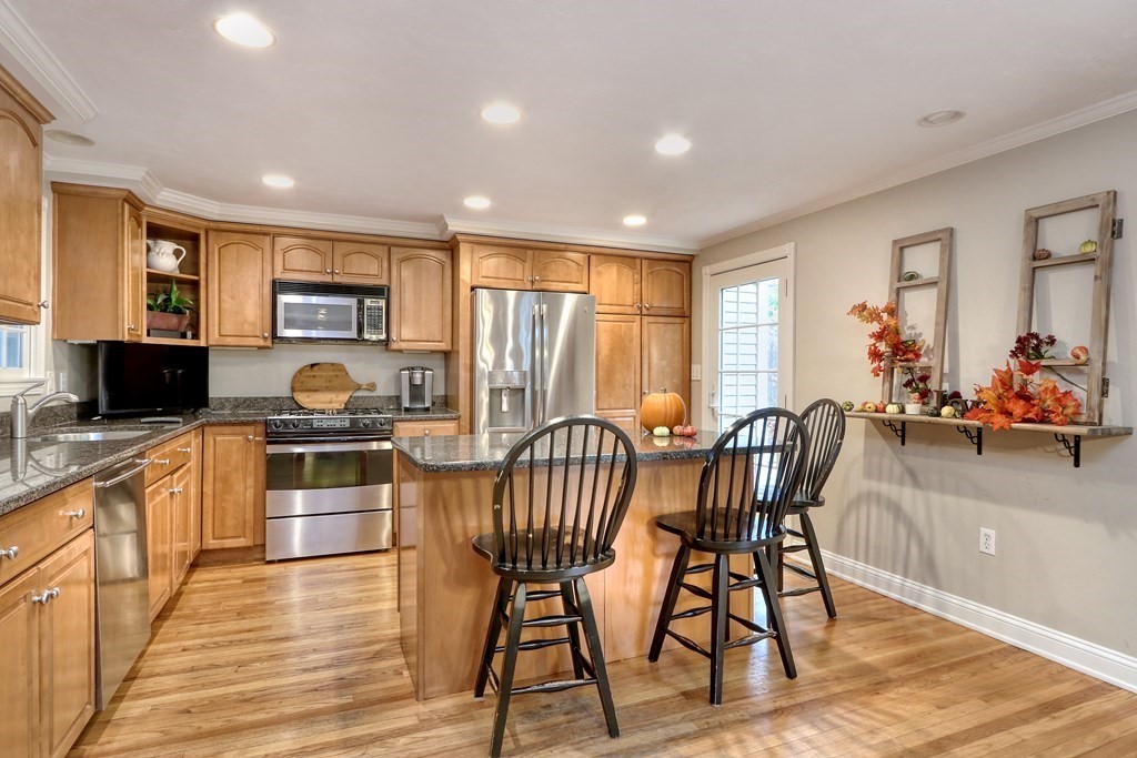 76 Gloucester Road Westwood, MA 02090 - Photo 7 of 35 Gallery Image 7