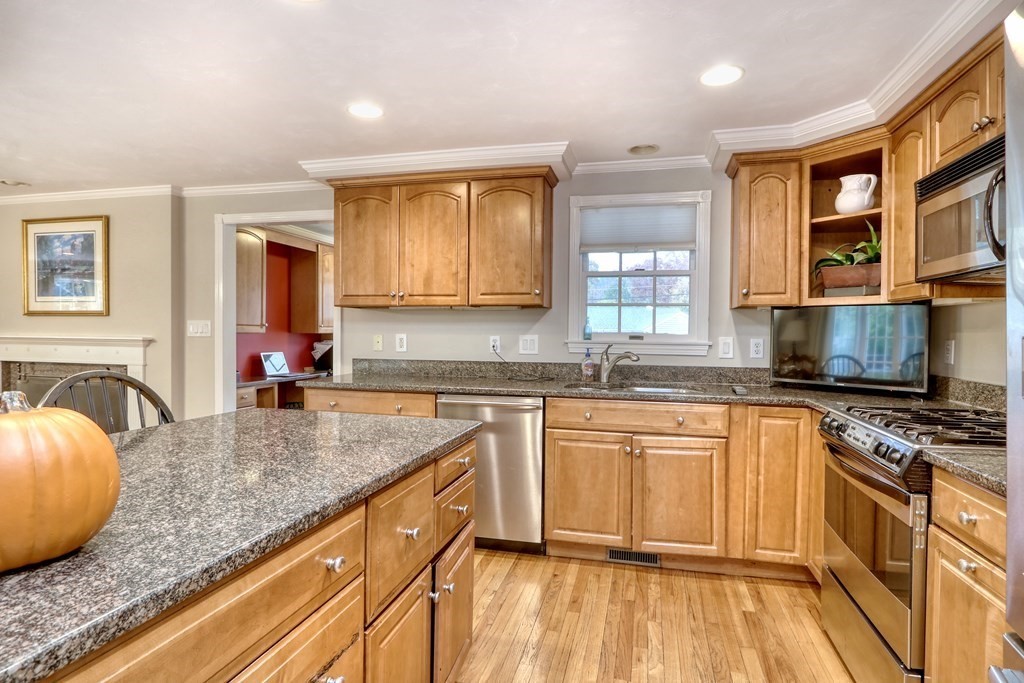 76 Gloucester Road Westwood, MA 02090 - Photo 8 of 35 Gallery Image 8