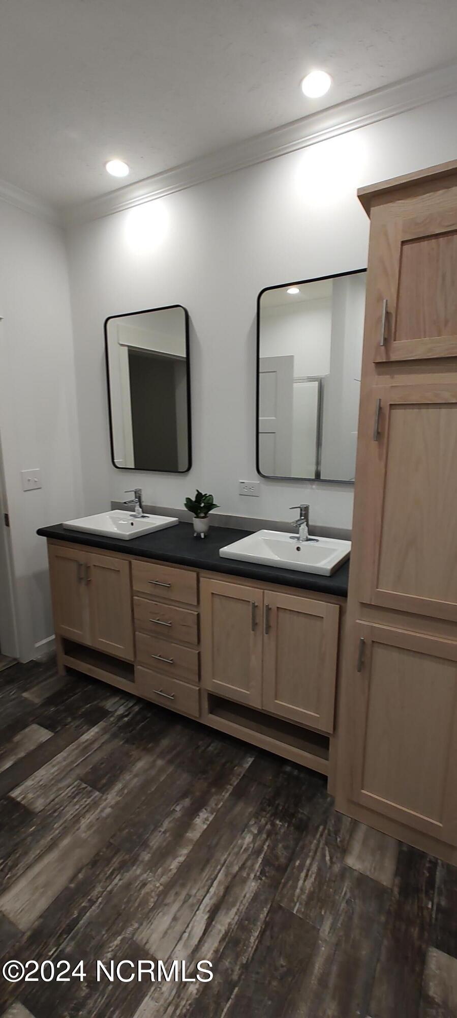 104 Old Farm Road Hampstead, NC 28443 - Photo 8 of 14 Double Vanities in Owners Suite