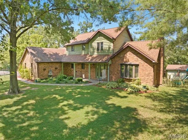 $490,000 | 27 Talon Drive, Millstadt, IL 62260