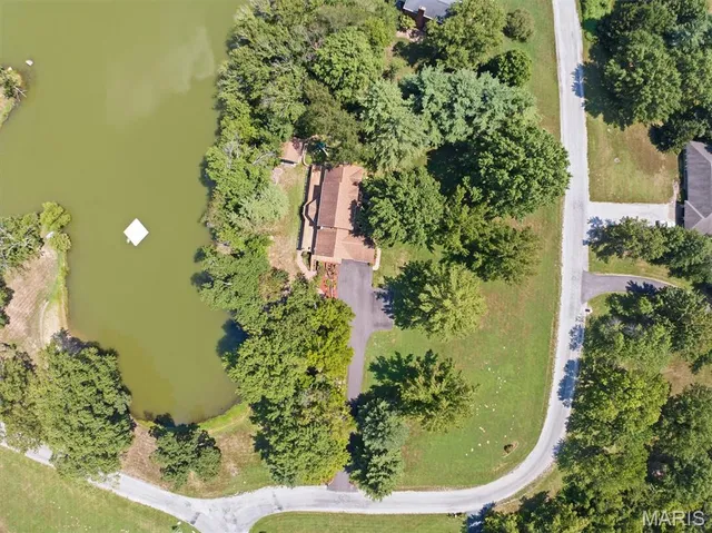 $490,000 | 27 Talon Drive, Millstadt, IL 62260