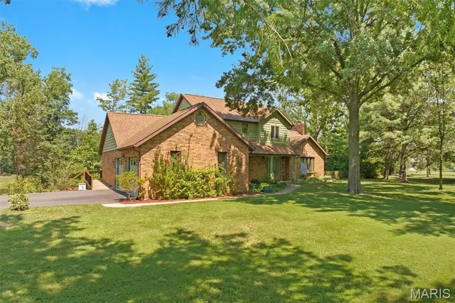 $490,000 | 27 Talon Drive, Millstadt, IL 62260