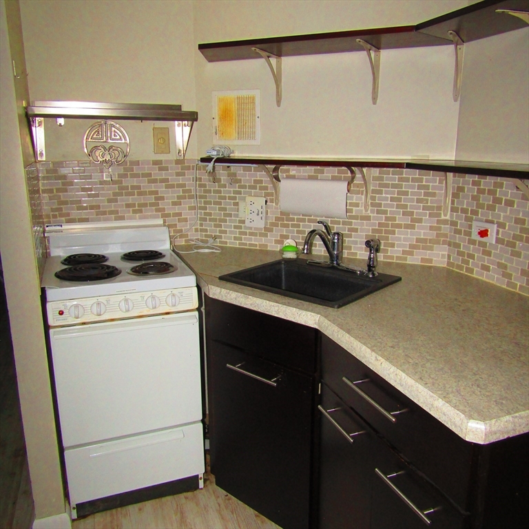 465 Spring Street Northampton, MA 01053 - Photo 22 of 30