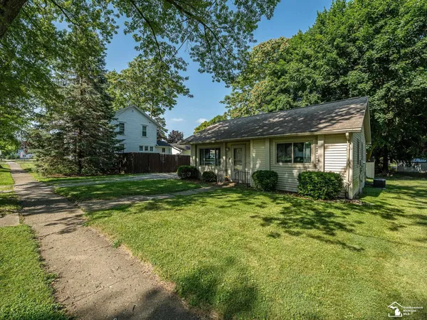 $164,900 | 220 Raisin Street, Deerfield, MI 49238