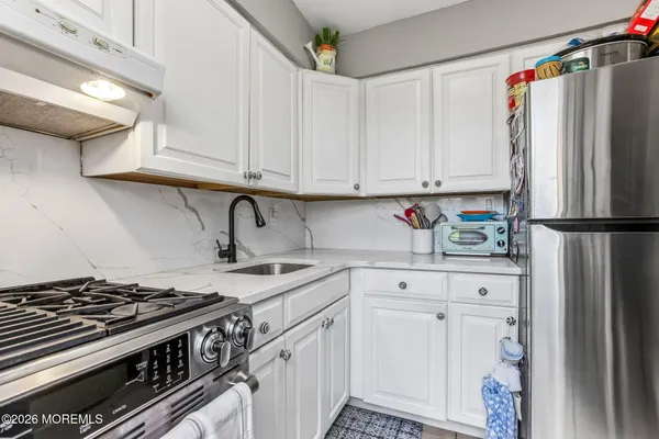 $299,000 | 500 Cliffwood Avenue West, Unit D13, Matawan, NJ 07747