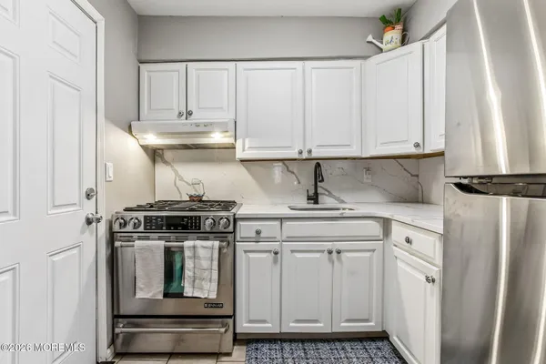 $299,000 | 500 Cliffwood Avenue West, Unit D13, Matawan, NJ 07747