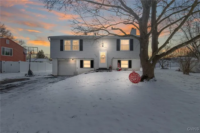 $239,900 | 117 Finwood Drive, Van Buren, NY 13027