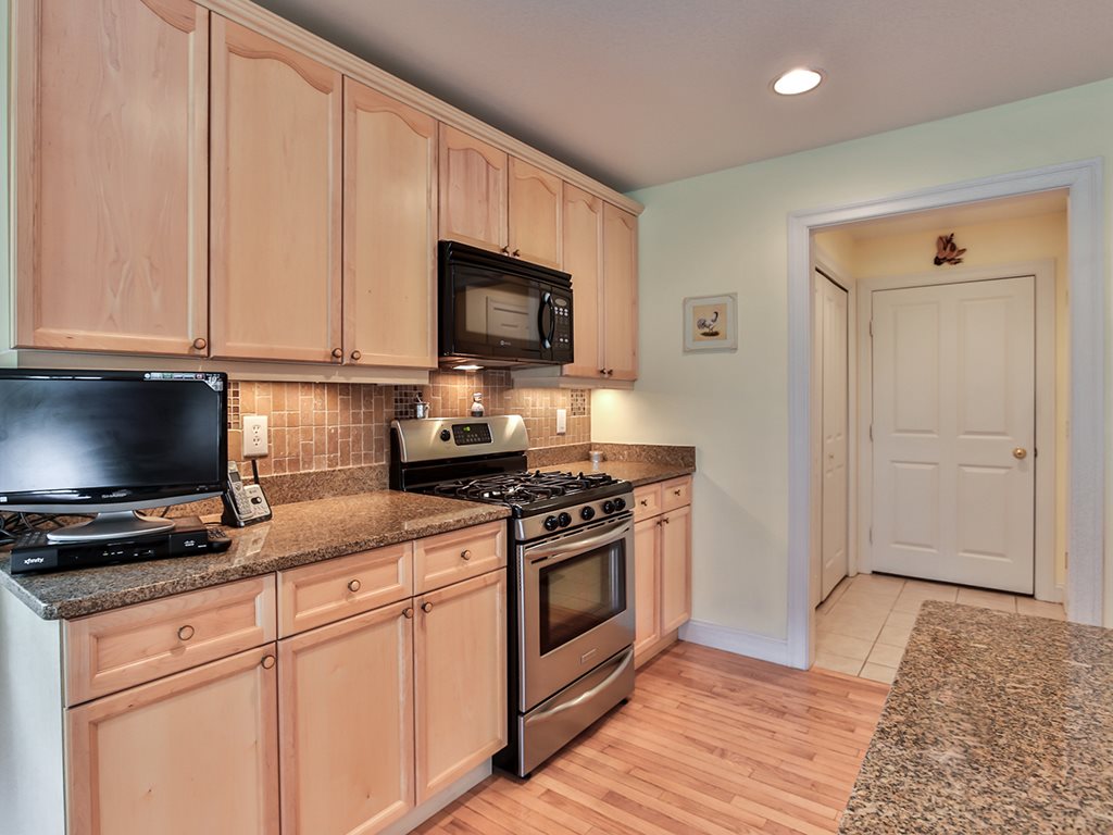 8 Summerfield Way Amherst, NH 03031 - Photo 18 of 37