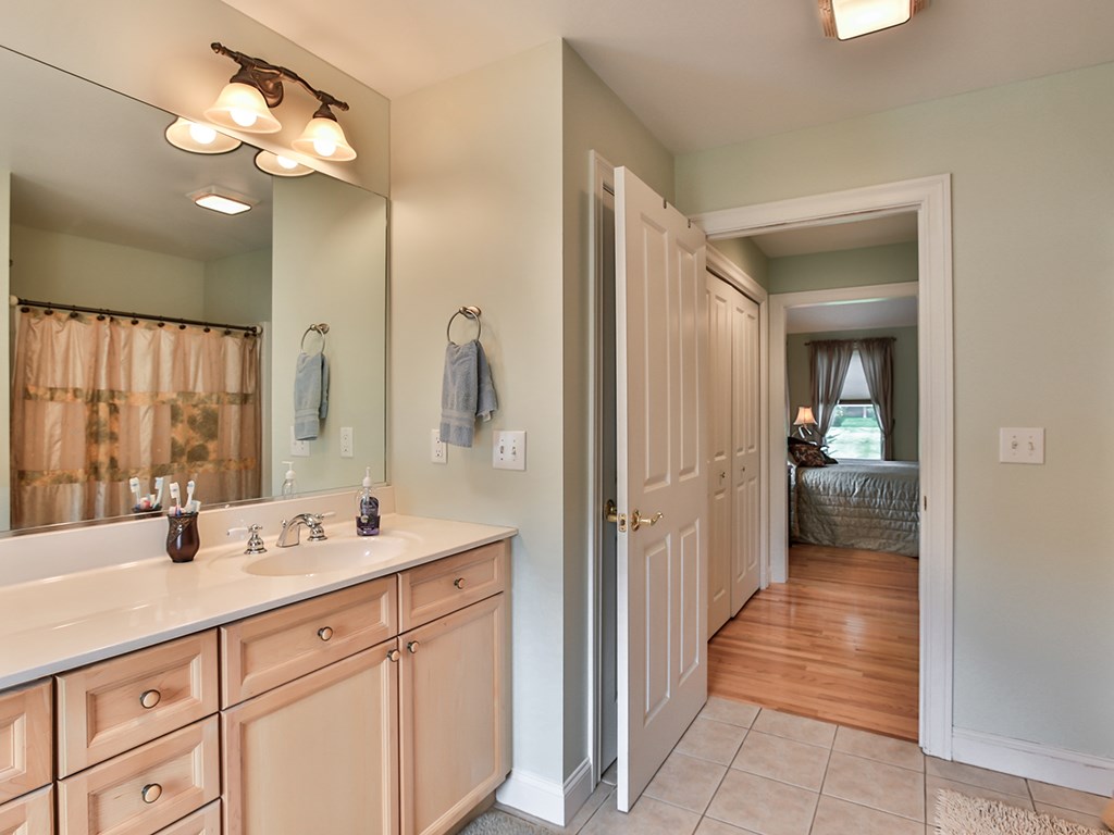 8 Summerfield Way Amherst, NH 03031 - Photo 26 of 37