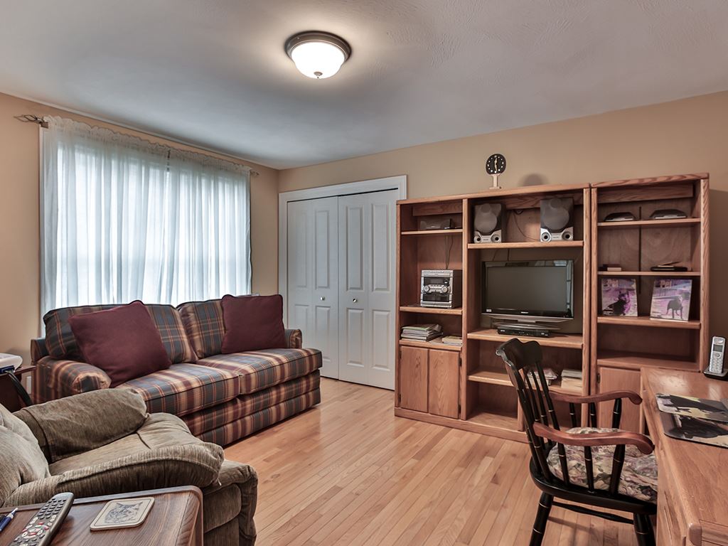 8 Summerfield Way Amherst, NH 03031 - Photo 30 of 37