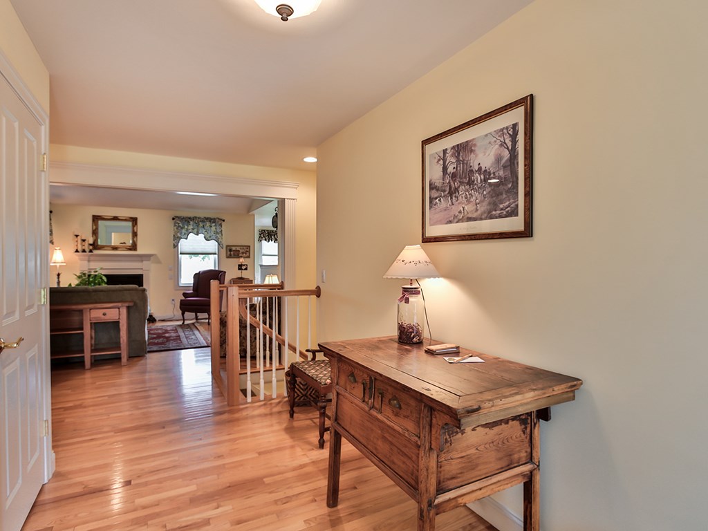 8 Summerfield Way Amherst, NH 03031 - Photo 6 of 37