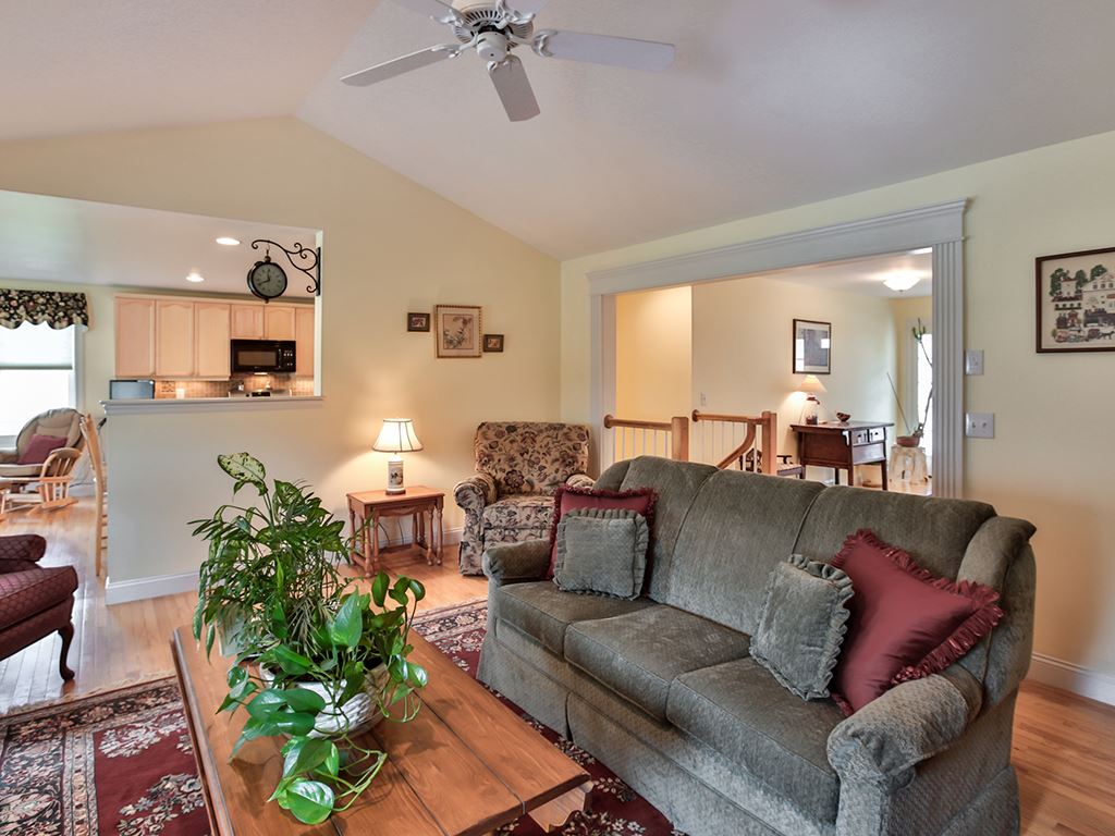 8 Summerfield Way Amherst, NH 03031 - Photo 8 of 37