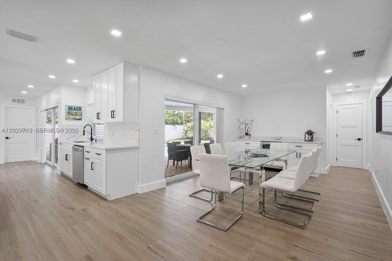 6991 Northeast 7th Avenue Boca Raton, FL 33487 - Photo 6 of 40