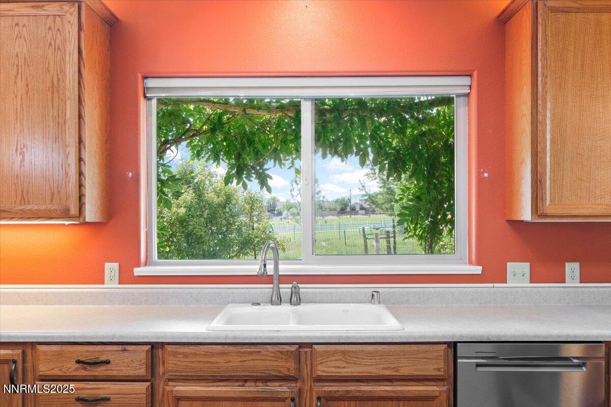 1516 Coleman Drive Reno, NV 89503 - Photo 39 of 87 52-DSC_9483