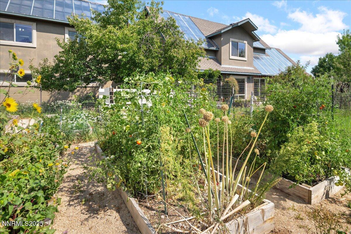 1516 Coleman Drive Reno, NV 89503 - Photo 4 of 87 19-DSC_9333