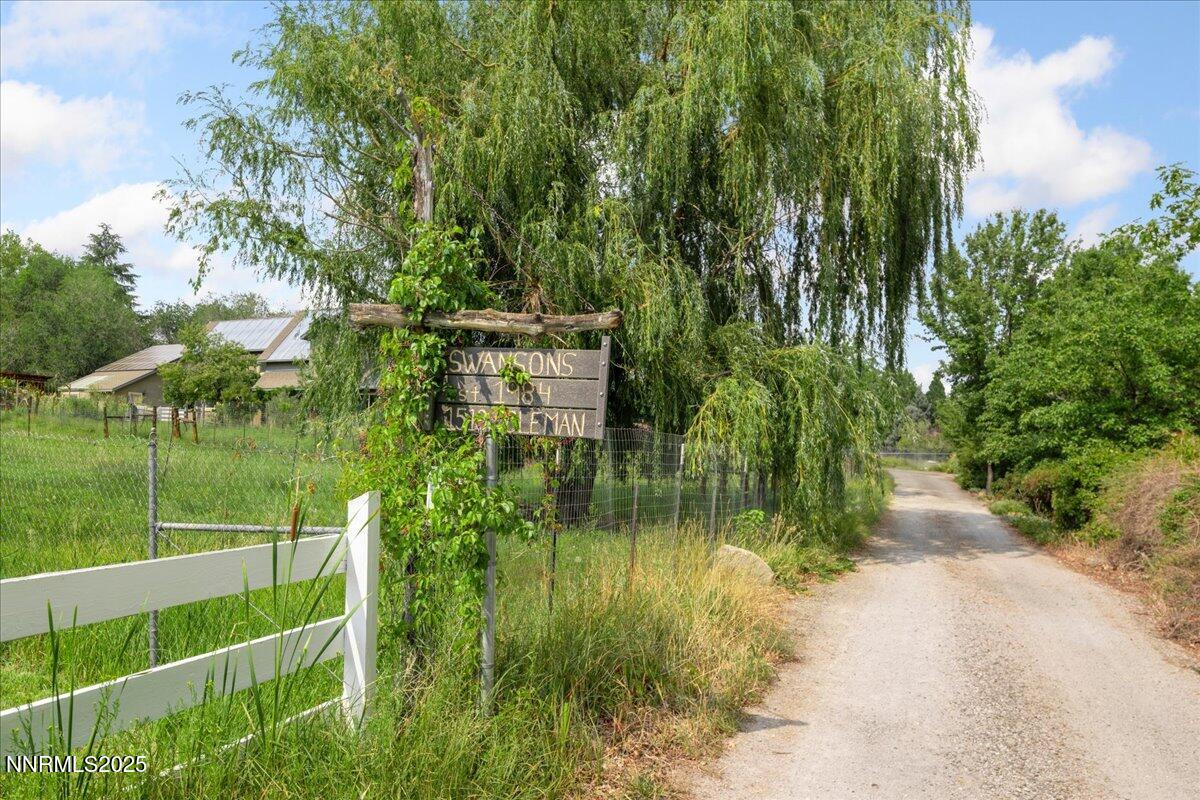 1516 Coleman Drive Reno, NV 89503 - Photo 5 of 87 001-DSC_9998