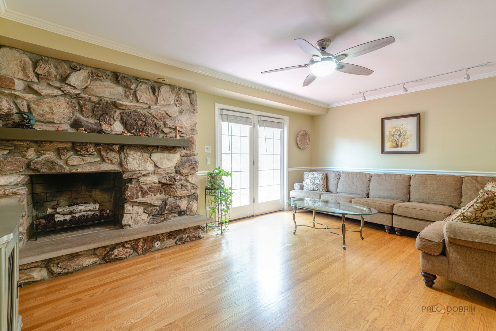 357 Roberts Road Inverness, IL 60010 - Photo 14 of 50 a living room with furniture and a fireplace
