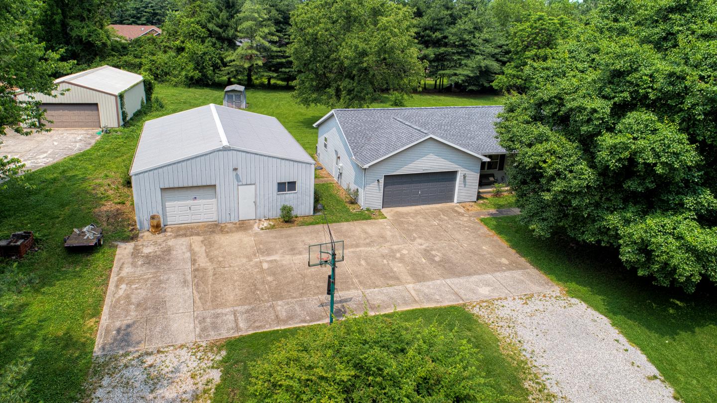 8302 Spry Road Evansville, IN 47715 - Photo 10 of 36 Gallery Image 10
