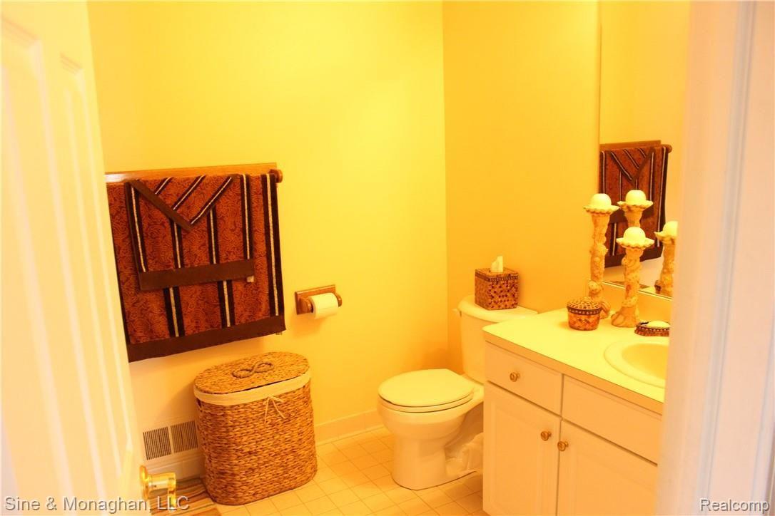 2162 North River Road St. Clair, MI 48079 - Photo 27 of 40 27.JPG