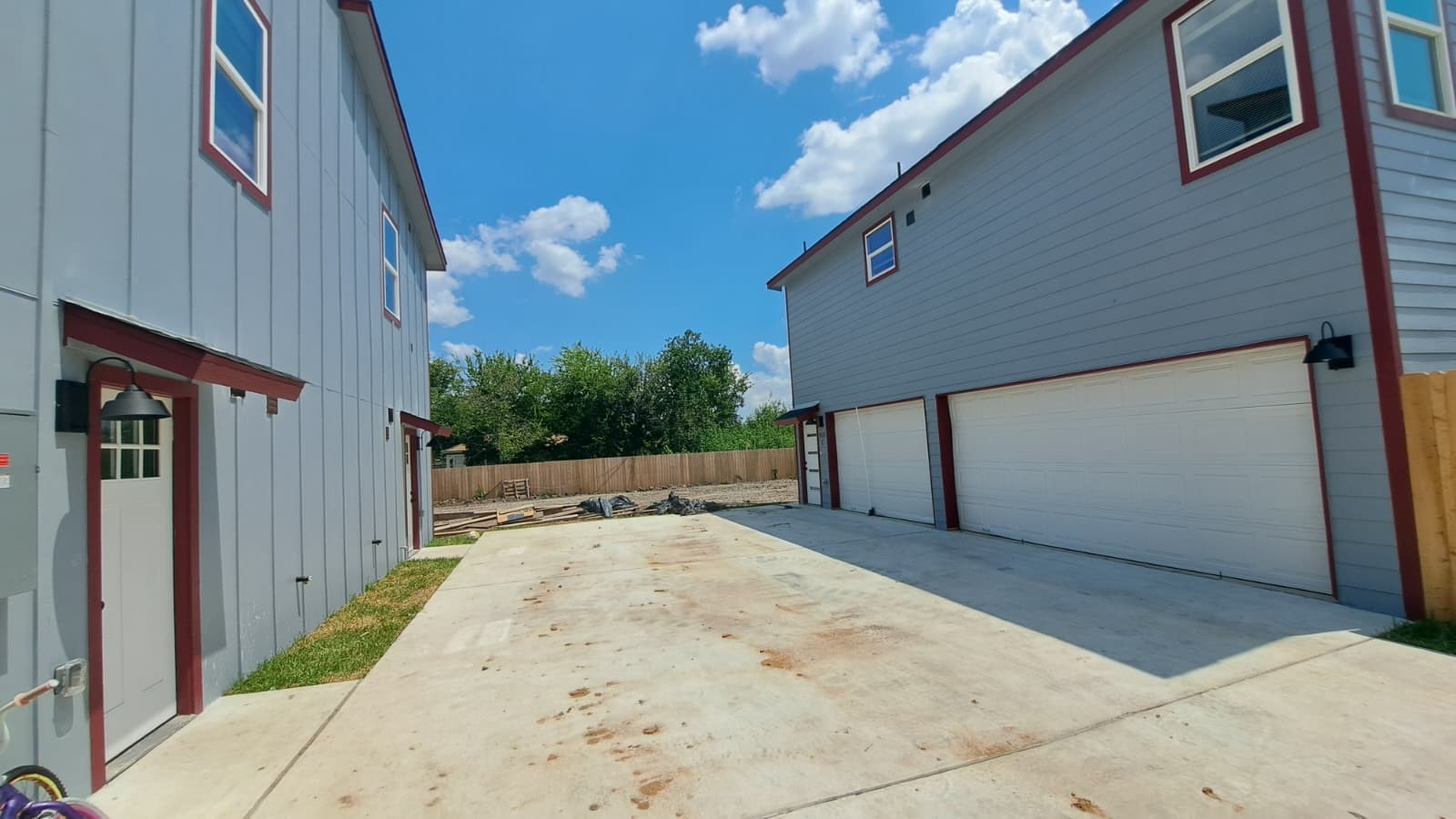 9806 Fillmore Street, Unit C Houston, TX 77029 - Photo 2 of 6 a view of a porch