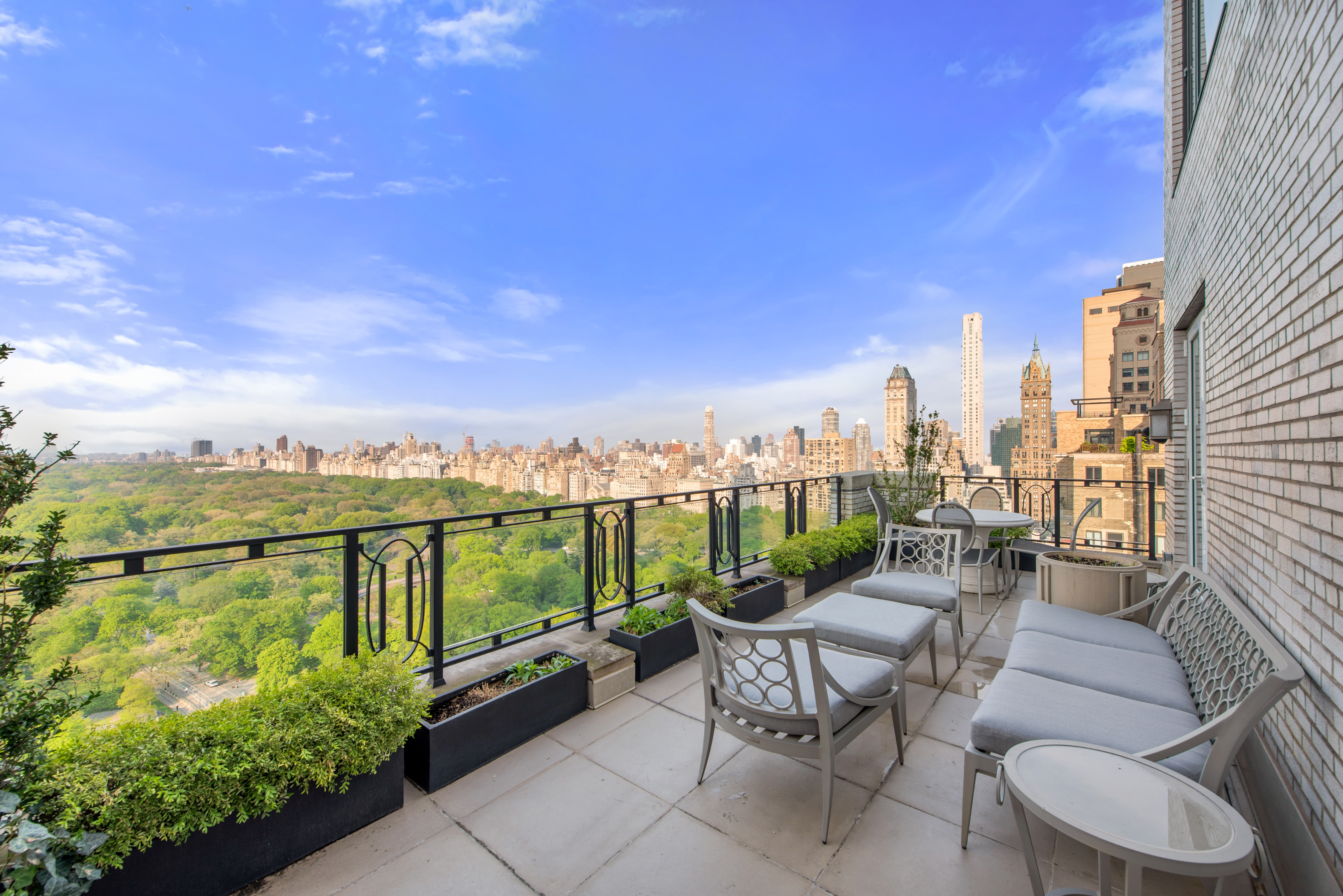 150 Central Park South, Unit 2501 Manhattan, NY 10019 - Photo 2 of 17