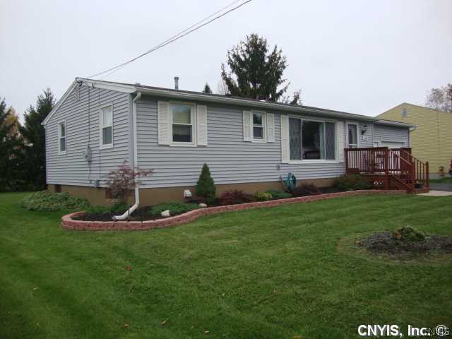 106 Farmingdale Road Camillus, NY 13031 - Photo 1 of 1 Exterior Front