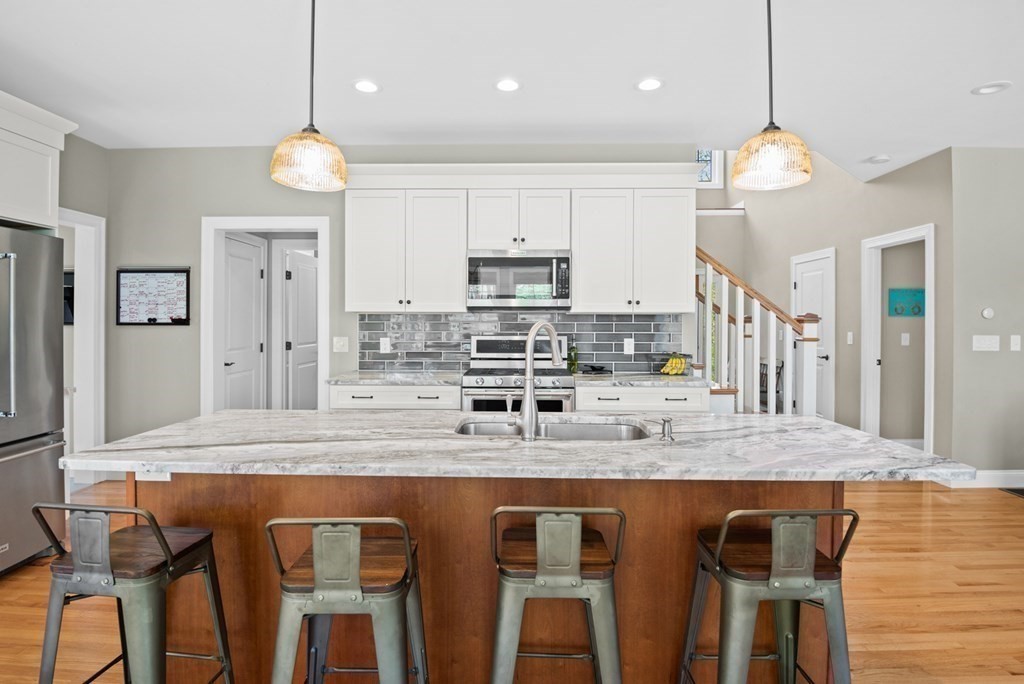 4 Abbey Road Merrimac, MA 01860 - Photo 9 of 42 Gallery Image 9
