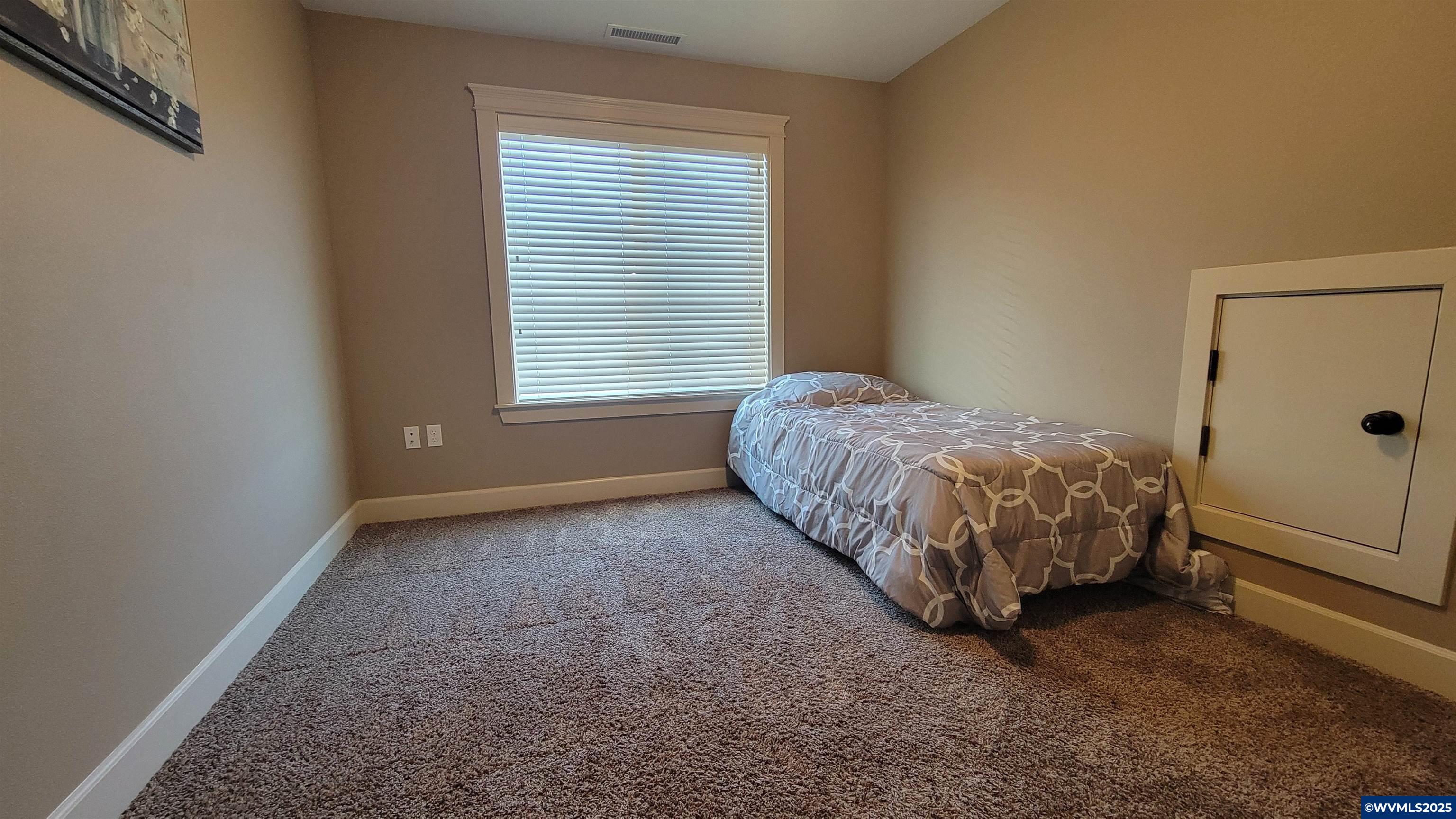 1047 Robbins Way Lebanon, OR 97355 - Photo 24 of 28