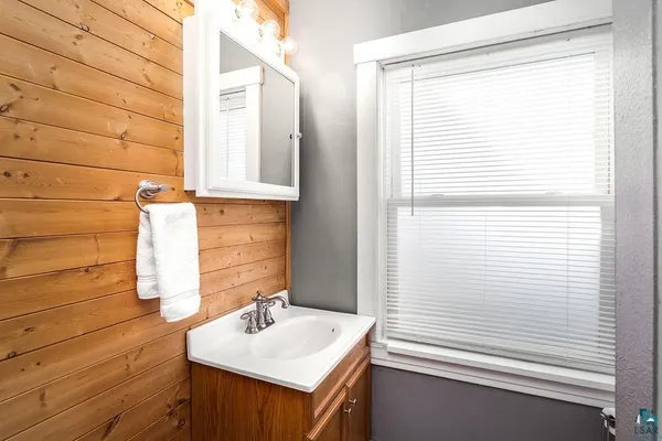 $230,000 | 838 Charles Avenue, Duluth, MN 55807