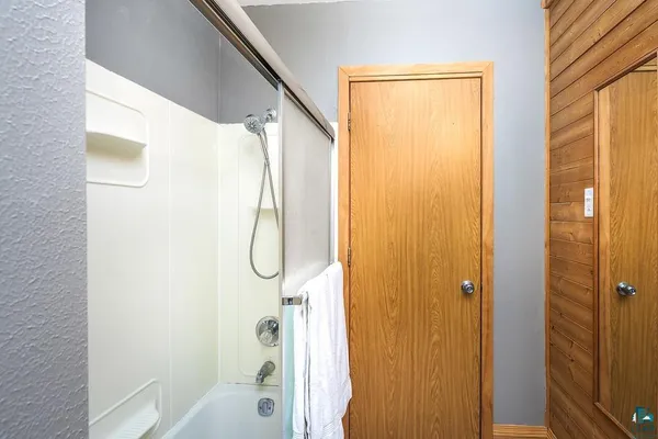 $230,000 | 838 Charles Avenue, Duluth, MN 55807