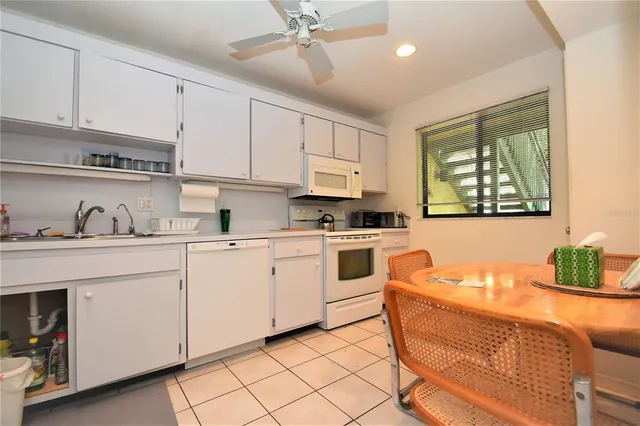 $2,400 | 1526 Pelican Point Drive, Unit BA144, Sarasota, FL 34231