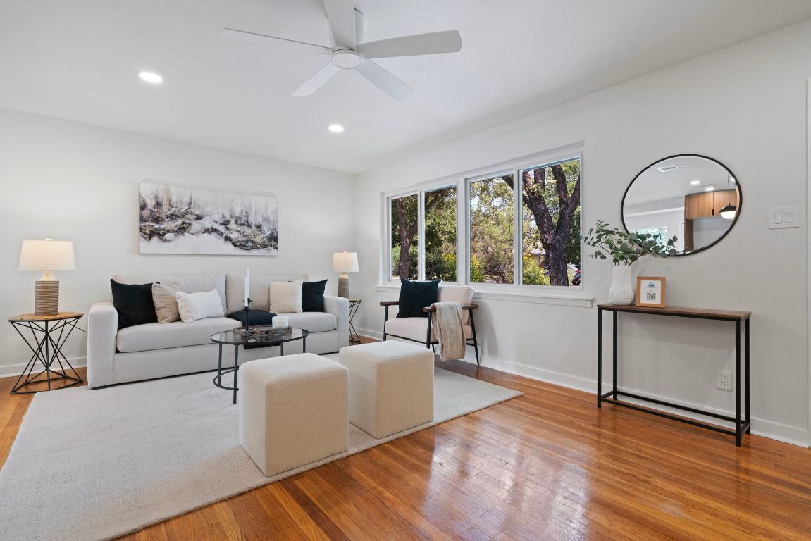 1609 Chatham Avenue Austin, TX 78723 - Photo 11 of 31 a living room with furniture