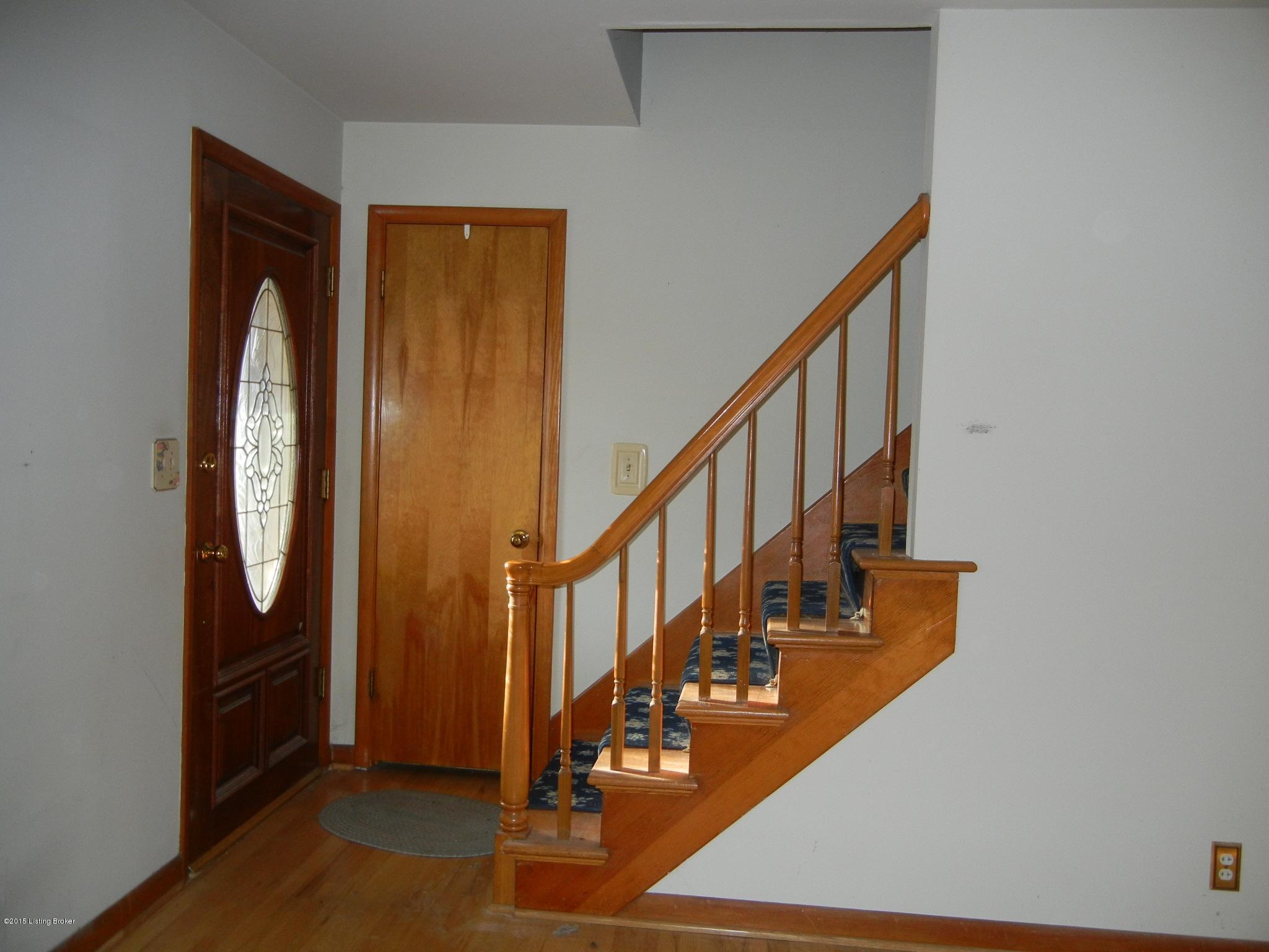 607 Emily Road Louisville, KY 40206 - Photo 3 of 16 Living Room looking to front door and upstairs