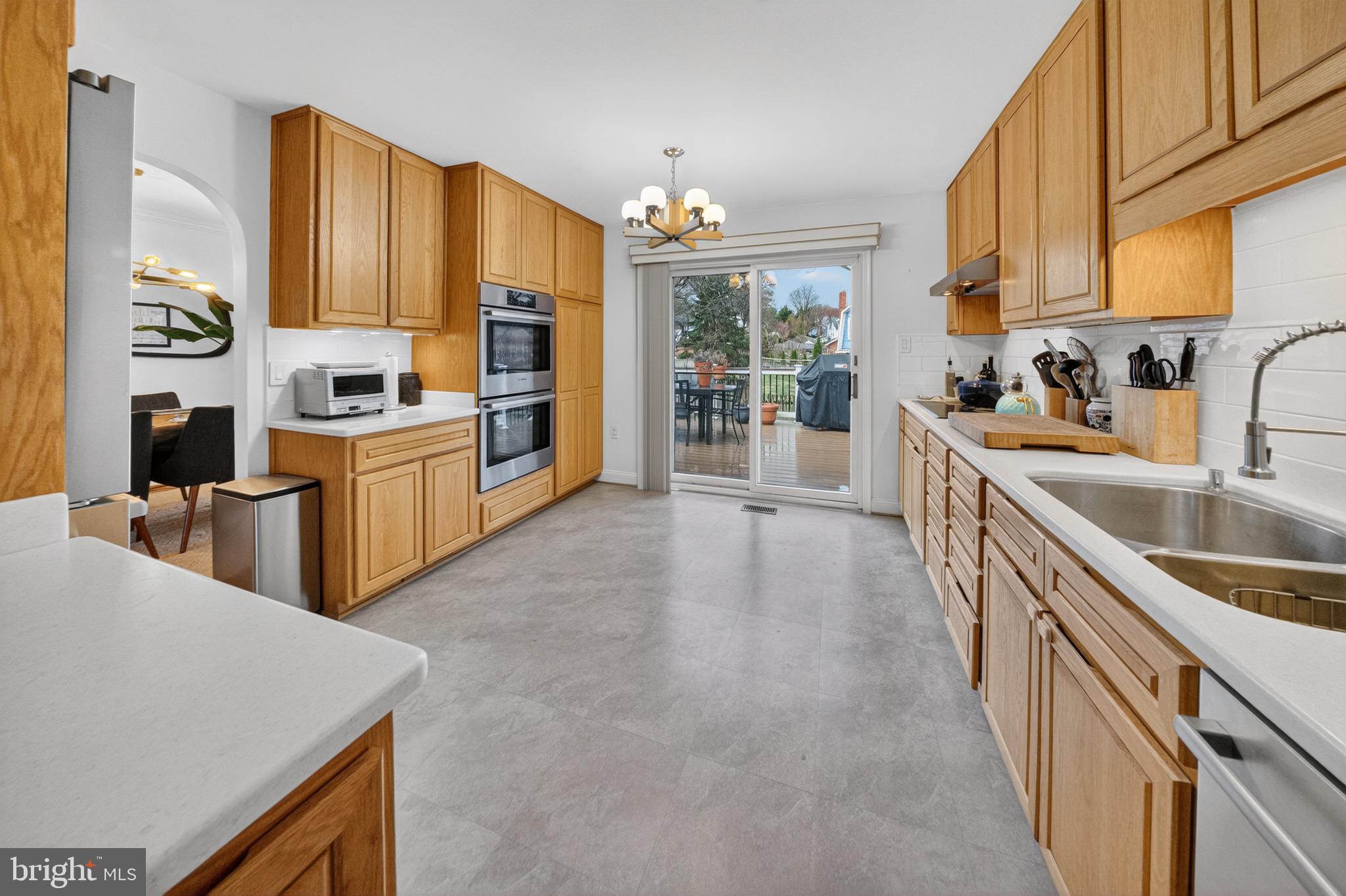 1726 Glastonberry Road Potomac, MD 20854 - Photo 8 of 22