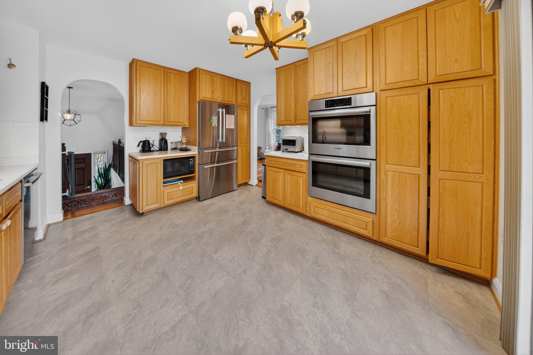 1726 Glastonberry Road Potomac, MD 20854 - Photo 10 of 22