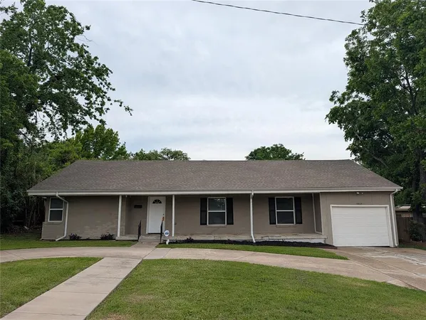 $2,050 | 4804 Trail Lake Drive, Fort Worth, TX 76133