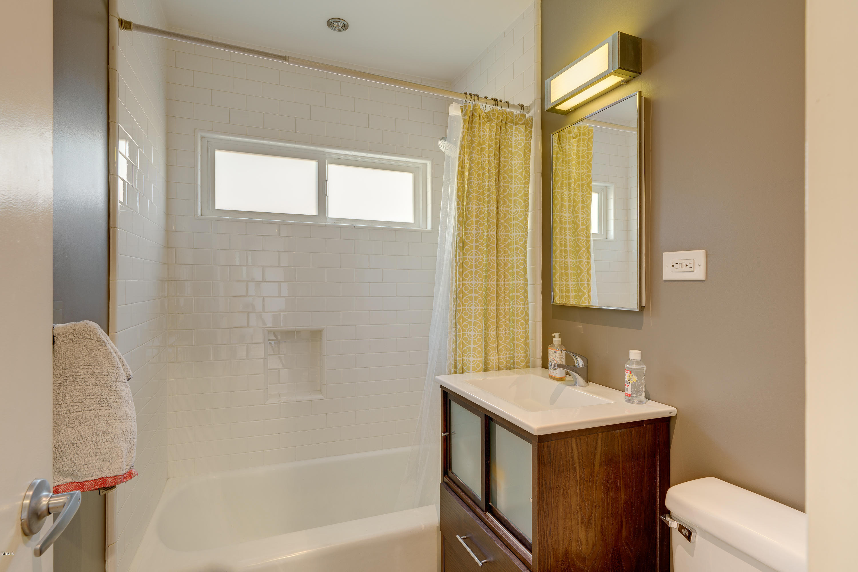 1025 Nithsdale Road Pasadena, CA 91105 - Photo 15 of 34 a bathroom with a sink toilet and shower