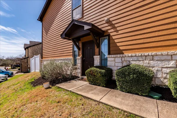 $2,250 | 1721 Monahans Lane, Austin, TX 78748