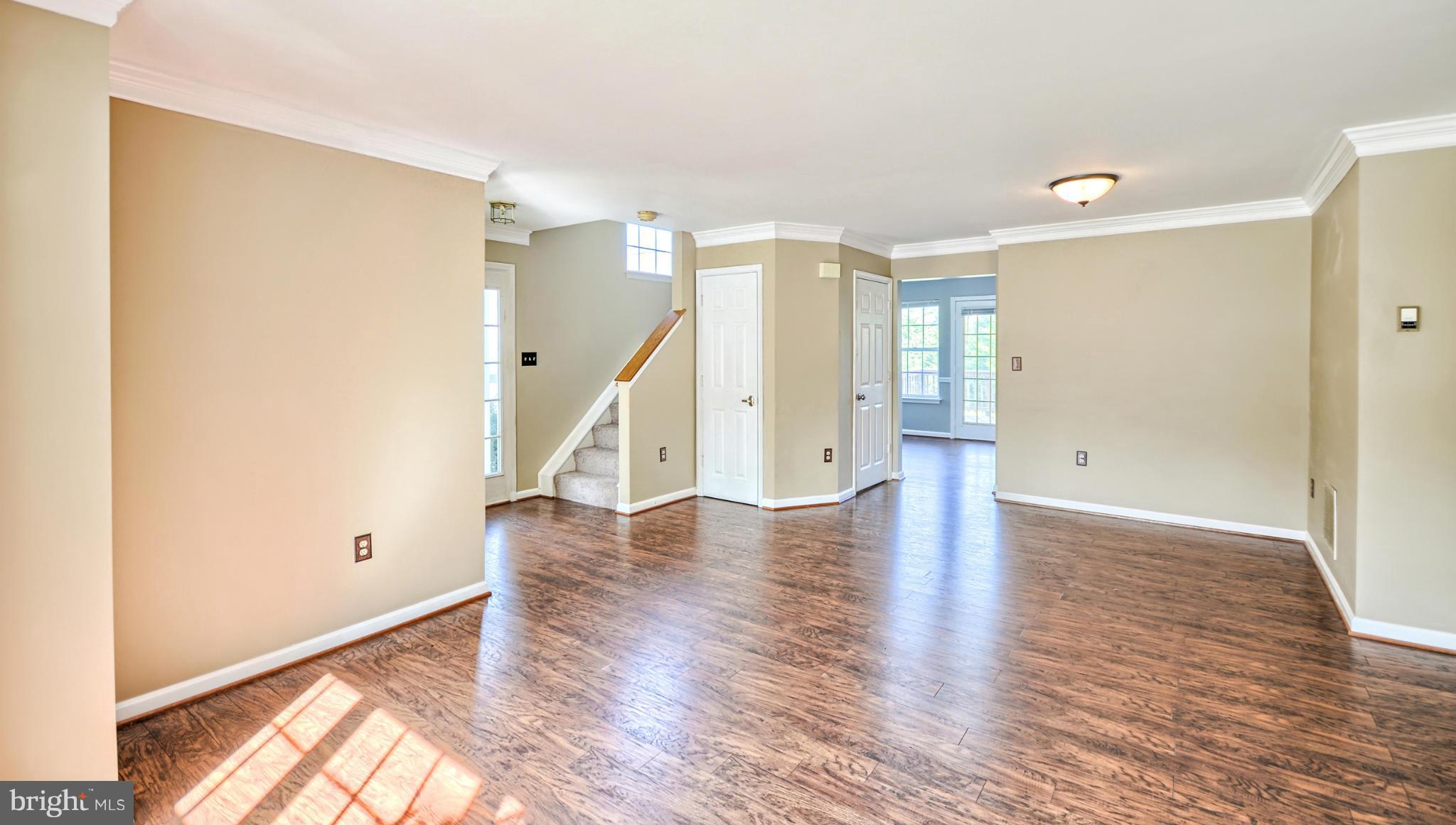 9289 Ridgefield Circle Frederick, MD 21701 - Photo 4 of 28 Living Room