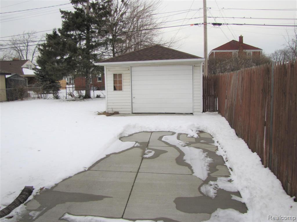 7239 Edward Avenue Center Line, MI 48015 - Photo 26 of 28