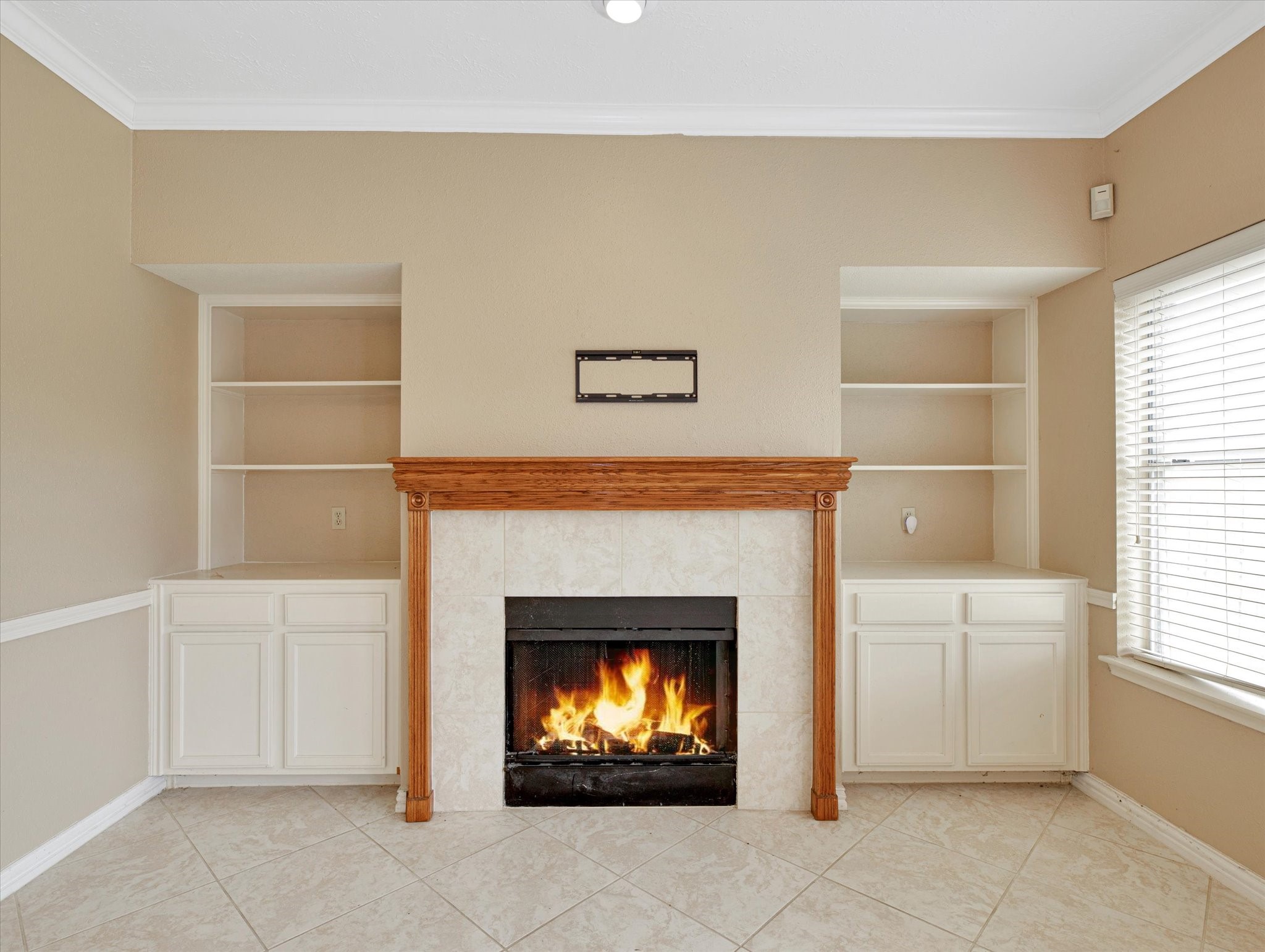 16423 Ash Point Lane Sugar Land, TX 77498 - Photo 18 of 46 a living room with furniture and a fireplace