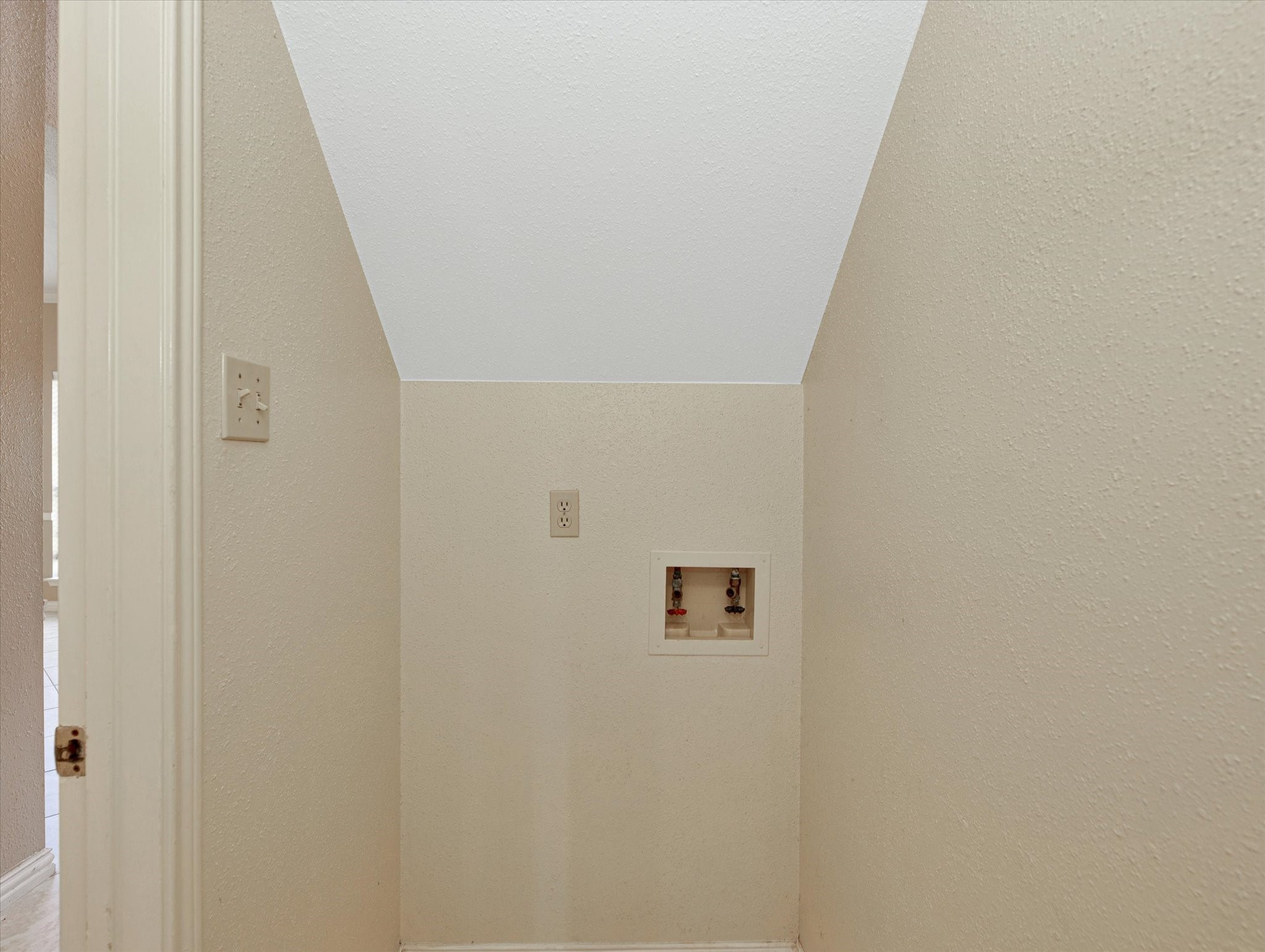 16423 Ash Point Lane Sugar Land, TX 77498 - Photo 22 of 46 a view of a hallway