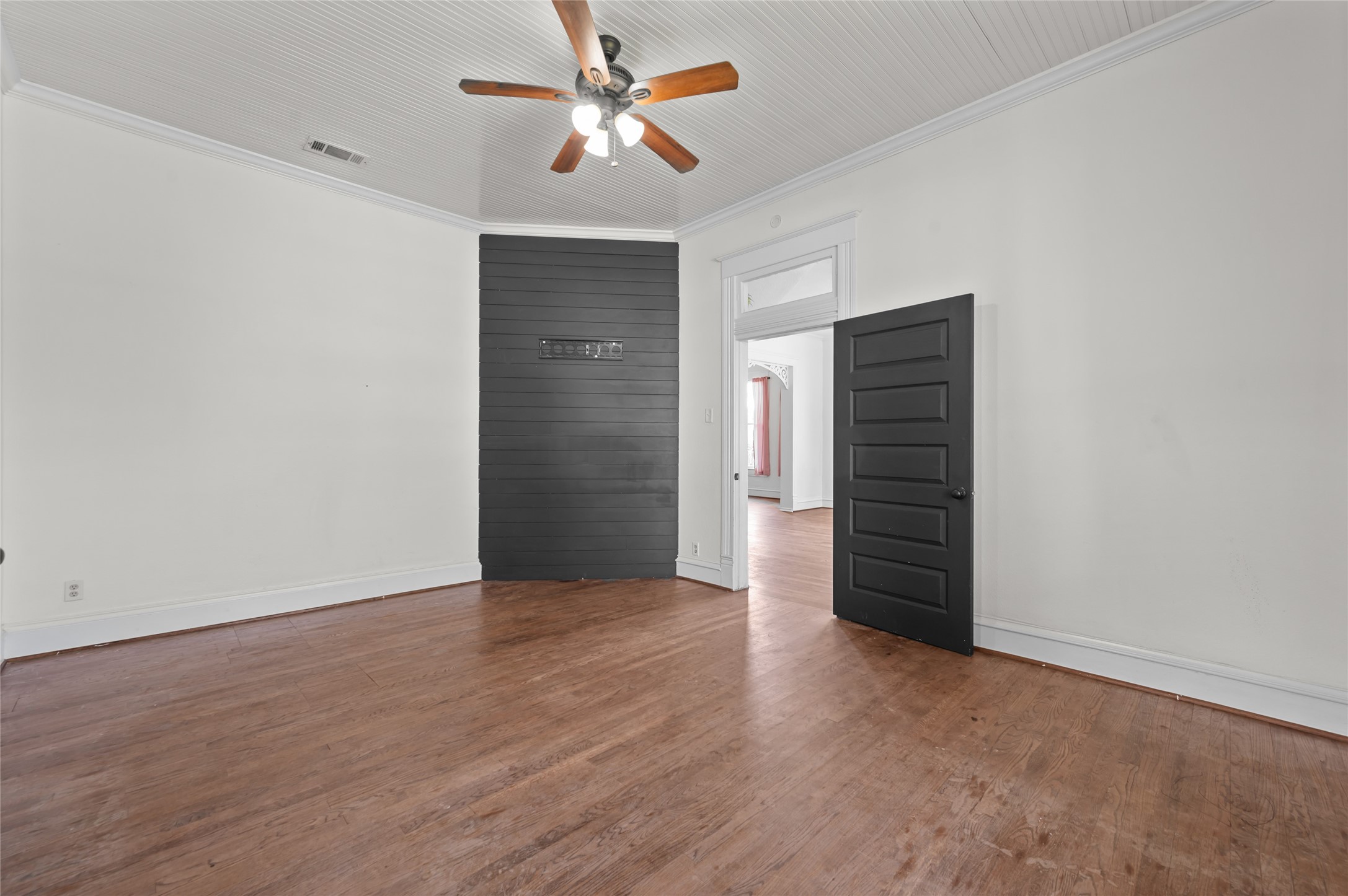 608 Miller Street Anahuac, TX 77514 - Photo 12 of 31