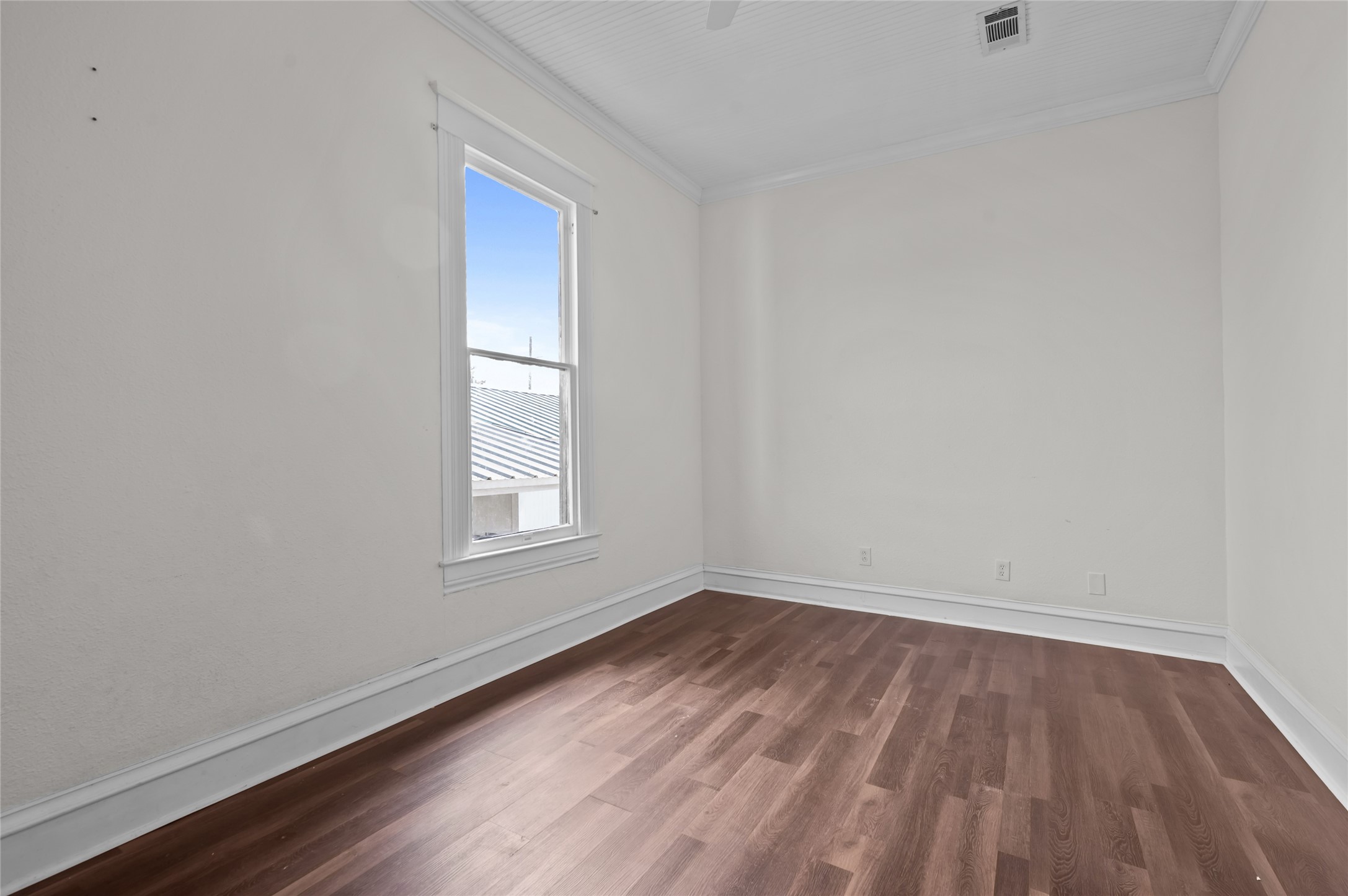 608 Miller Street Anahuac, TX 77514 - Photo 14 of 31