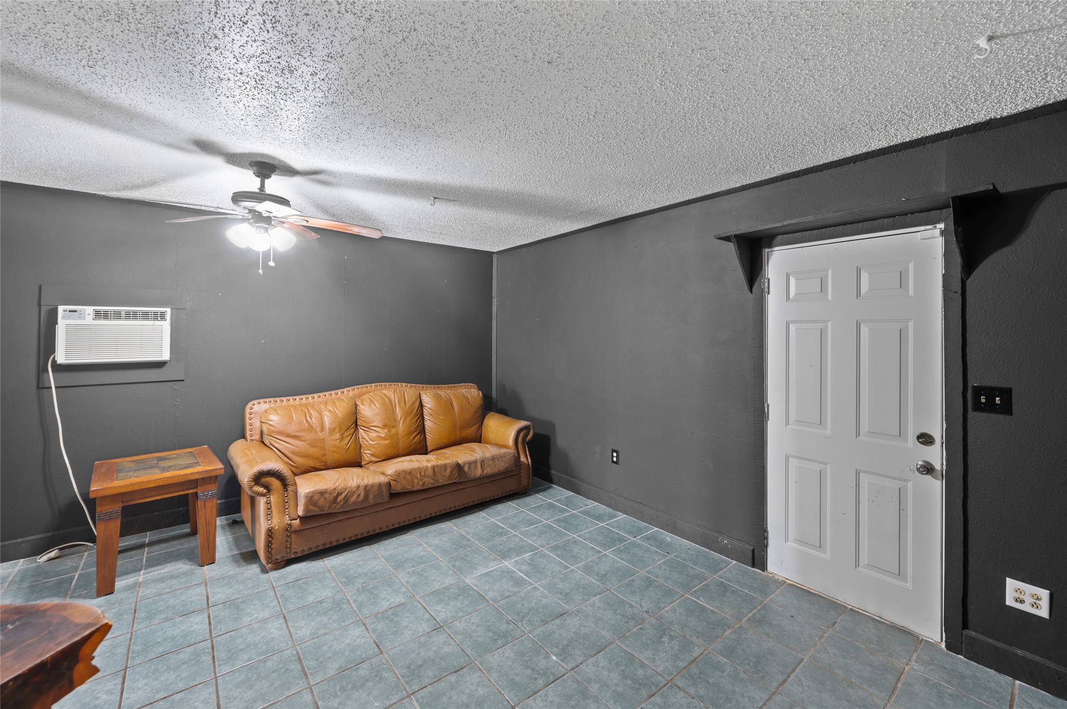 608 Miller Street Anahuac, TX 77514 - Photo 25 of 31